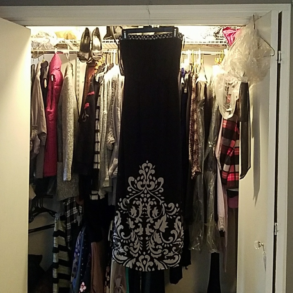 Beautiful strapless dress.